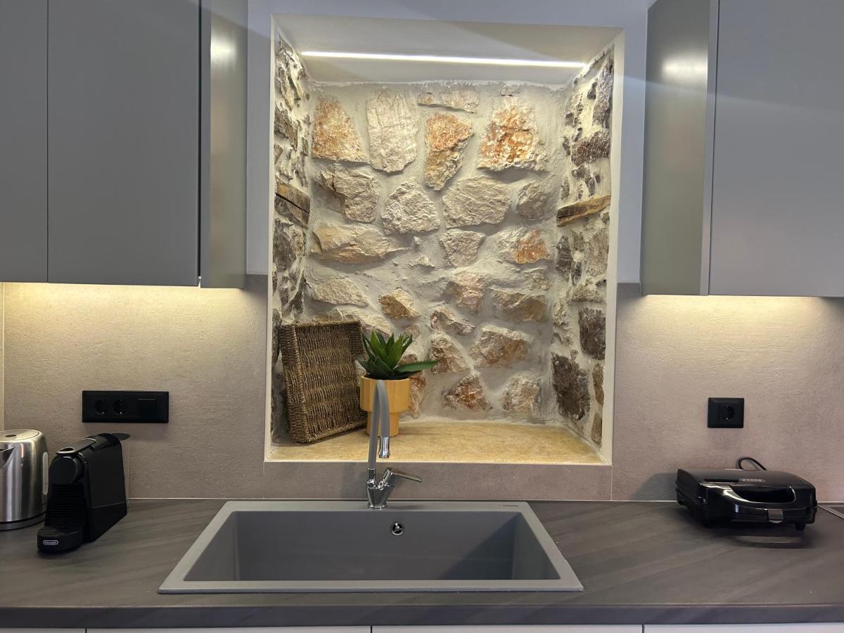 Piedra Luxury Apartments Nafplio Exterior photo